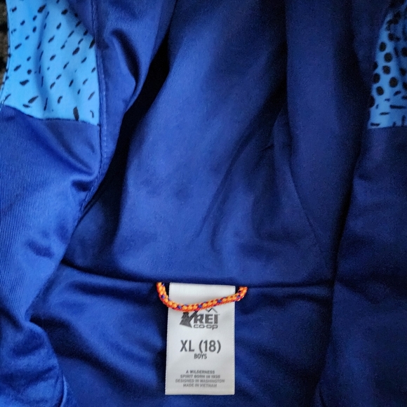 REI Boy’s blue and black coat with lining and front zipper, size 18 (XL) - Picture 6 of 8